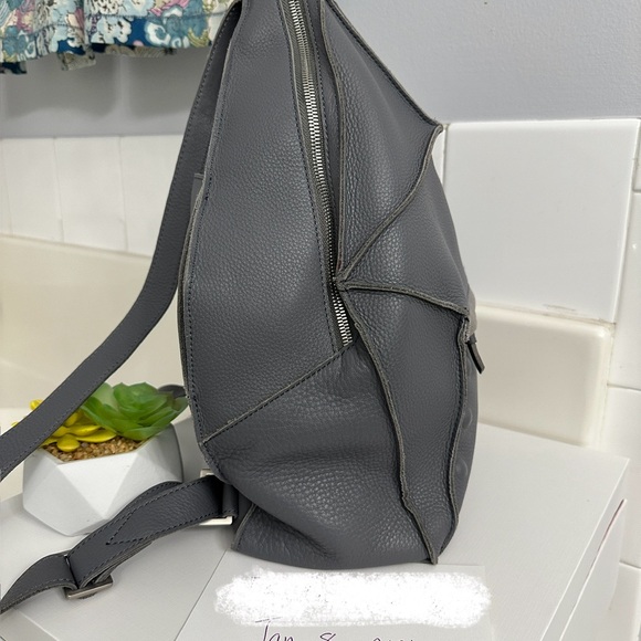 🦄 Hammitt Bob backpack in Lake colorway (covered rivets) 🦄 EUC - Picture 4 of 9